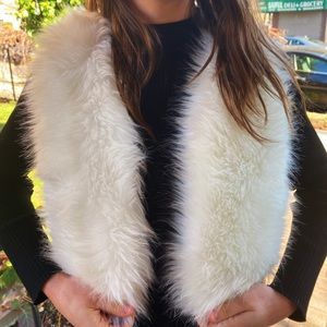 White Size:M Fur Vest